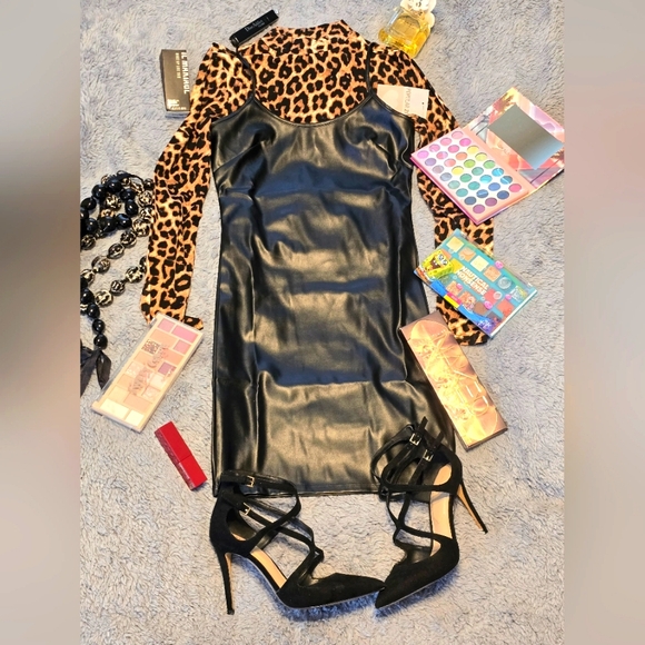 Beautiful black dress in leopard print 2-piece size Small - Picture 5 of 5